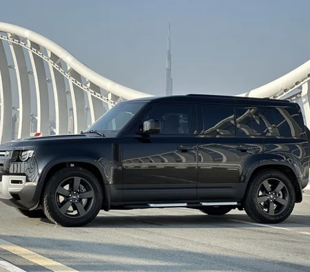 Land Rover Defender 2024