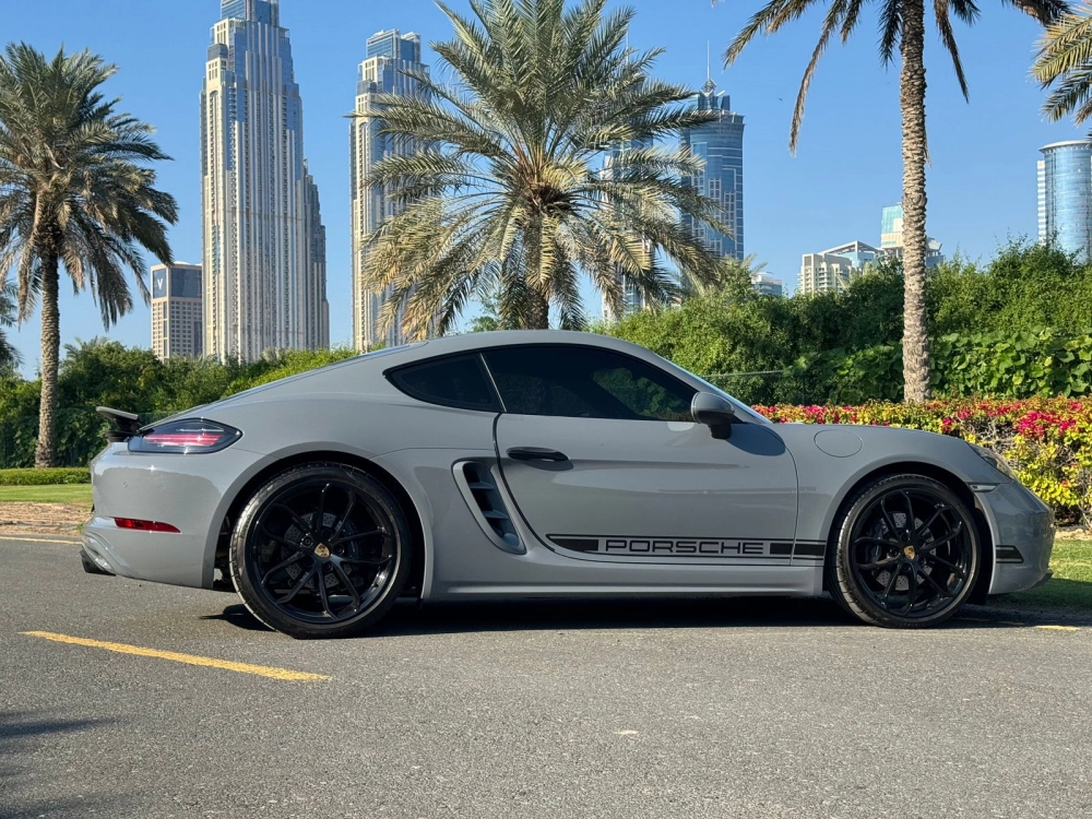 Porsche 718 Cayman 2024